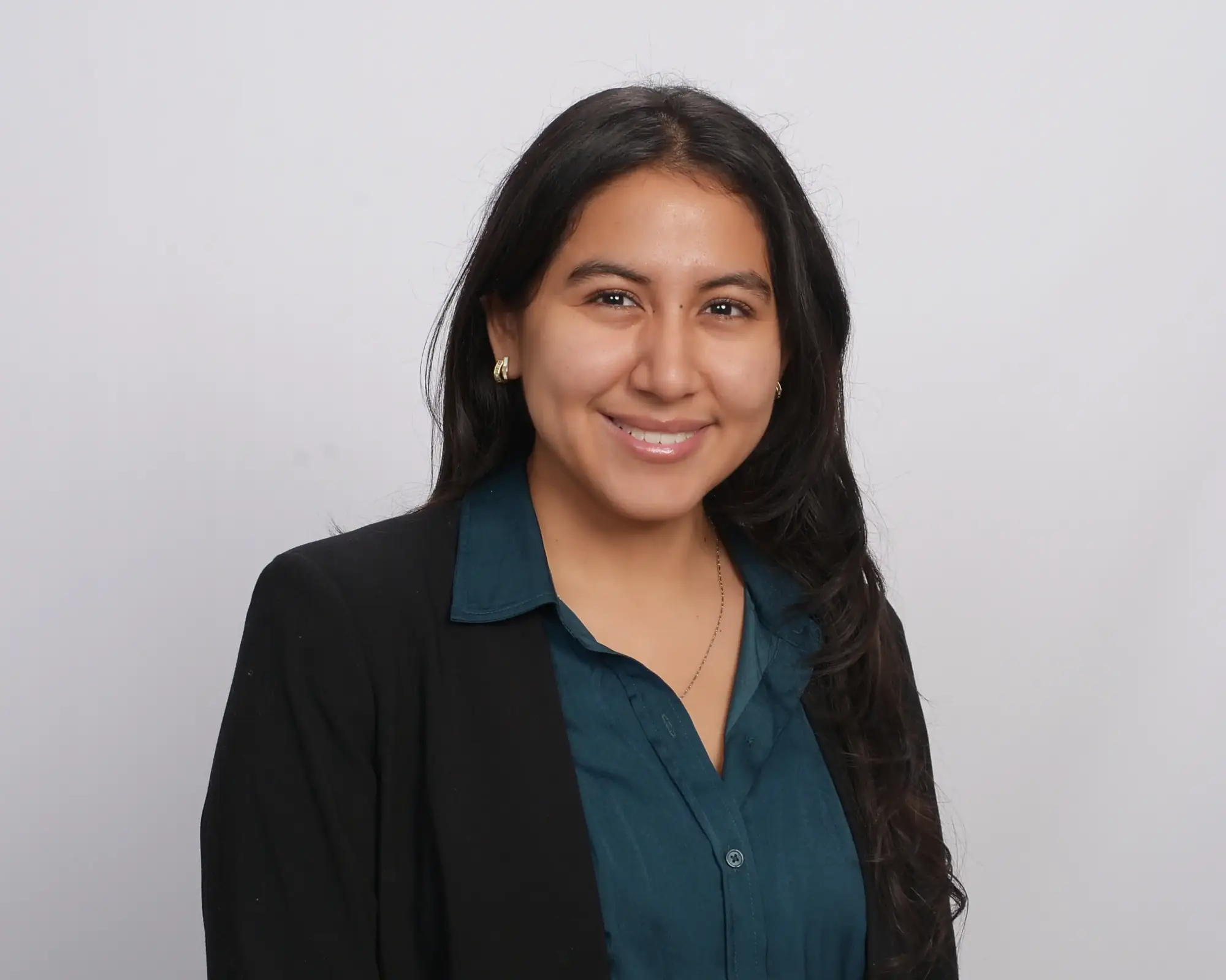 Leyla, licensed mental health counselor providing virtual therapy for teens and young adults